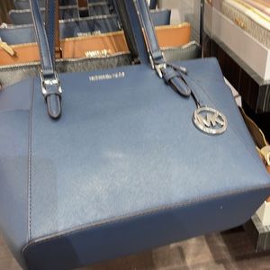 MICHAEL KORS CHARLOTTE LARGE TOP ZIP Tote bag